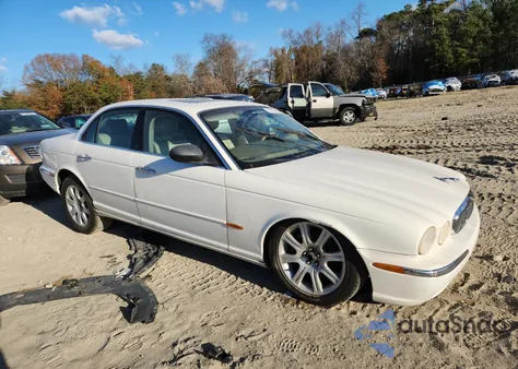 2004 Jaguar Xj8 z USA, uszkodzony, nr VIN SAJWA71C84SG18805